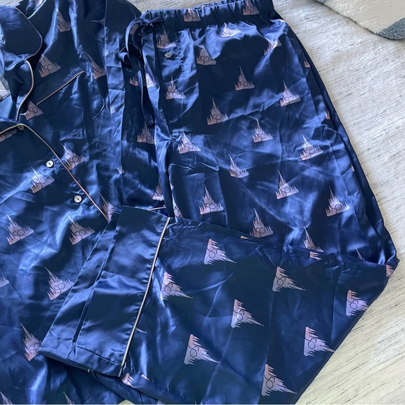 NWT Walt Disney World 50th Anniversary Satin Pajama Set - Picture 3 of 5